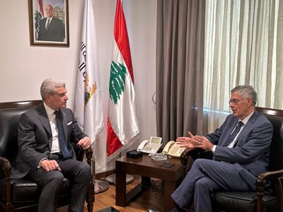 عيسى الخوري والسفير كوستا: